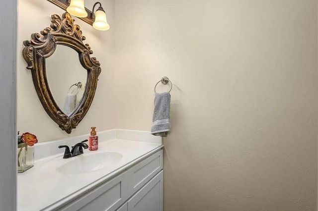 2053 Country Village Boulevard B, Humble, TX 77338