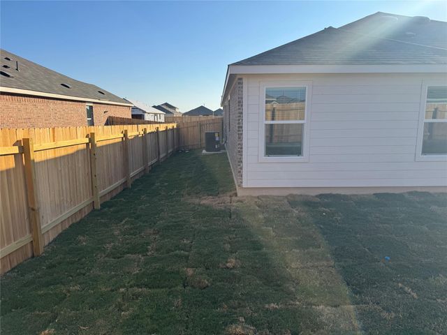 117 Donnington DR, Hutto, TX 78634