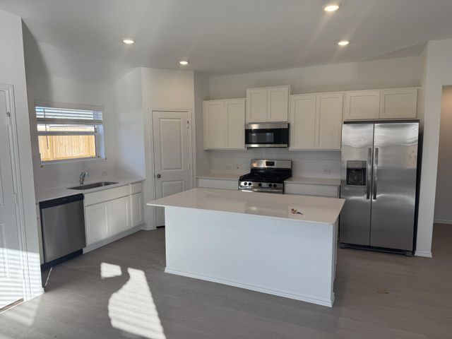 117 Donnington DR, Hutto, TX 78634