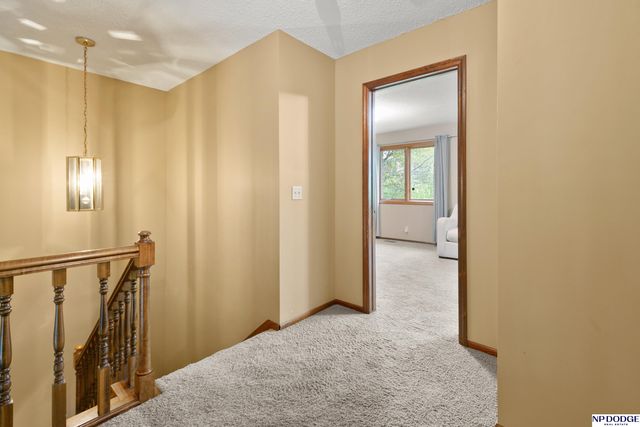 9406 Parker Street, Omaha, NE 68114