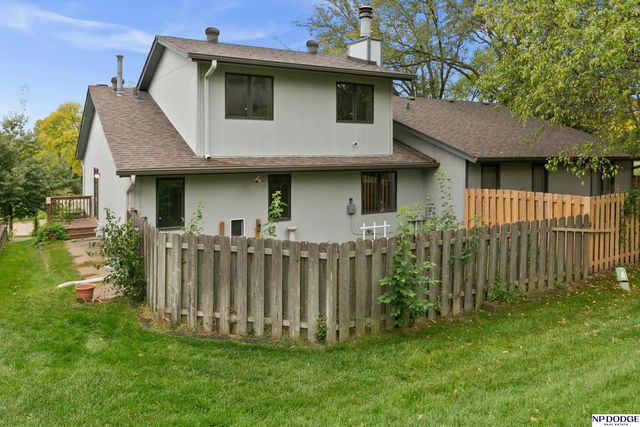 9406 Parker Street, Omaha, NE 68114