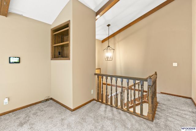 9406 Parker Street, Omaha, NE 68114