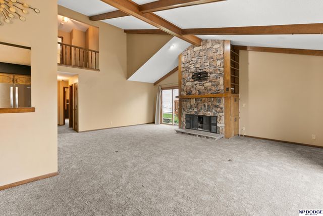 9406 Parker Street, Omaha, NE 68114