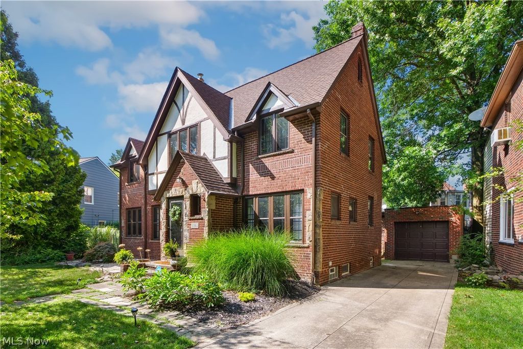 2965 Washington Boulevard, Cleveland Heights, OH 44118