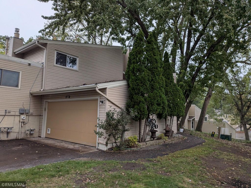 1517 N Innsbruck Drive, Fridley, MN 55432 — photo 3