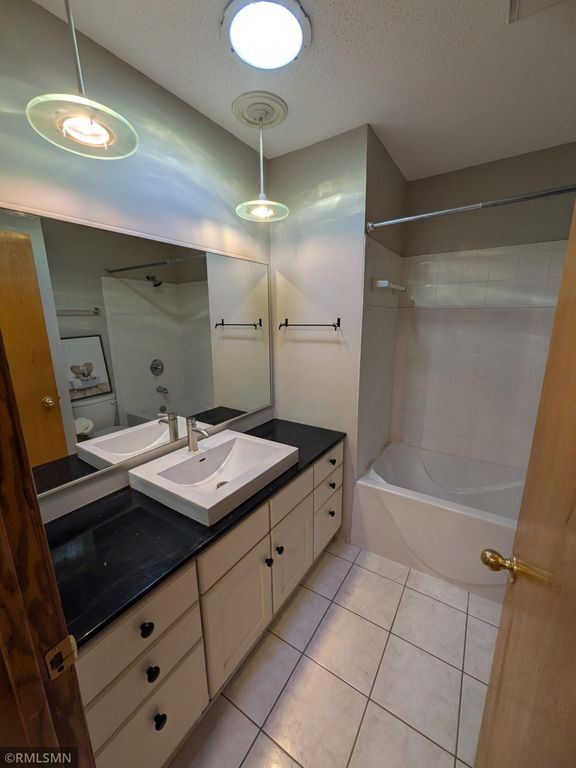 1517 N Innsbruck Drive, Fridley, MN 55432 — photo 5