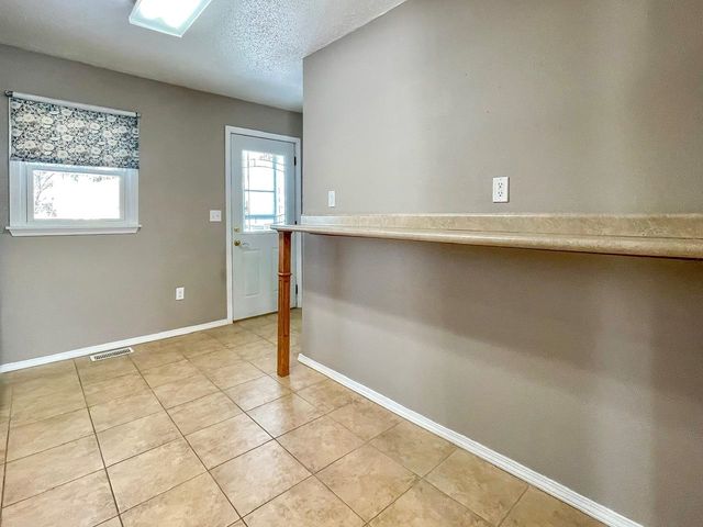 623 12th St NW, Minot, ND 58703