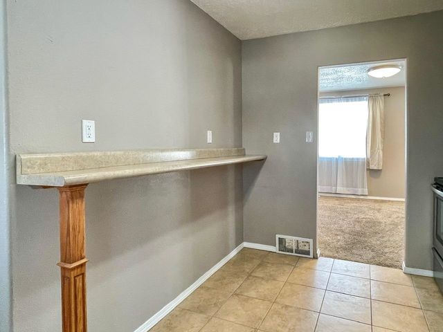 623 12th St NW, Minot, ND 58703