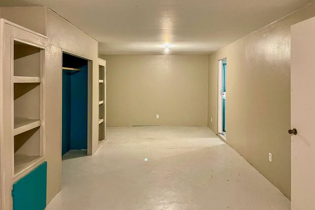 623 12th St NW, Minot, ND 58703