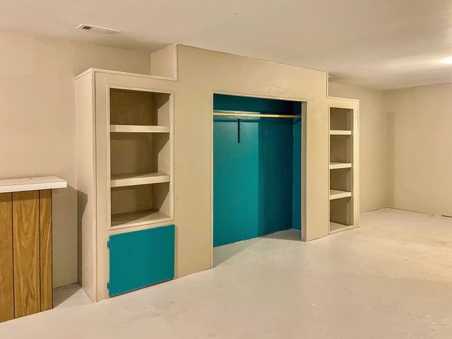 623 12th St NW, Minot, ND 58703