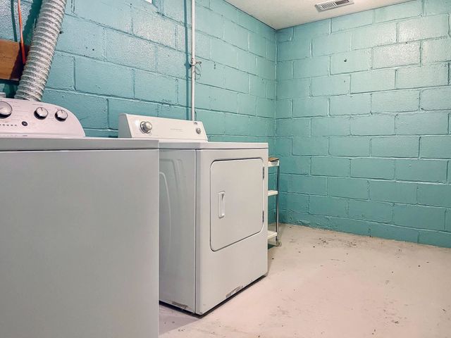 623 12th St NW, Minot, ND 58703