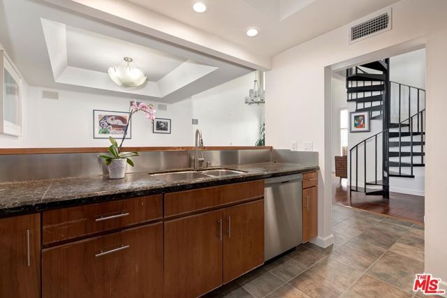 964 Hancock Avenue 302, West Hollywood, CA 90069