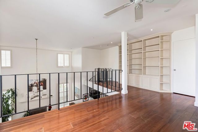 964 Hancock Avenue 302, West Hollywood, CA 90069