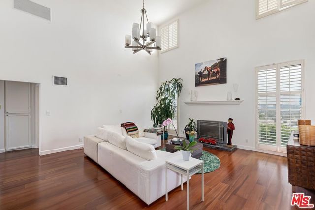 964 Hancock Avenue 302, West Hollywood, CA 90069