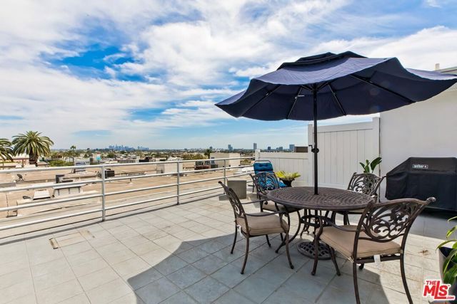 964 Hancock Avenue 302, West Hollywood, CA 90069