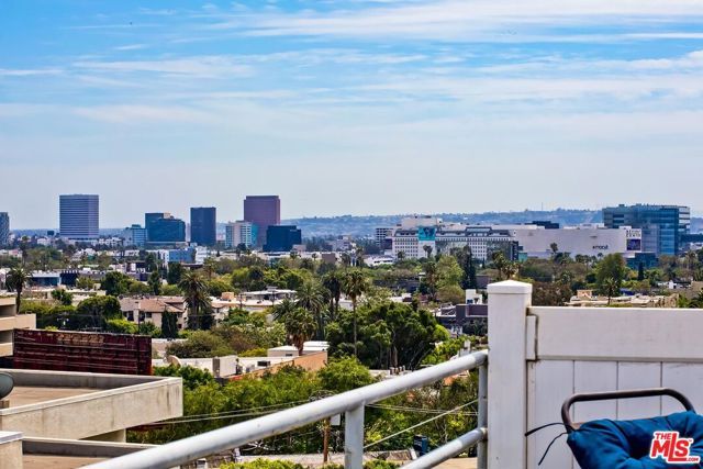 964 Hancock Avenue 302, West Hollywood, CA 90069