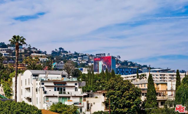964 Hancock Avenue 302, West Hollywood, CA 90069