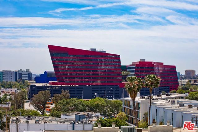 964 Hancock Avenue 302, West Hollywood, CA 90069