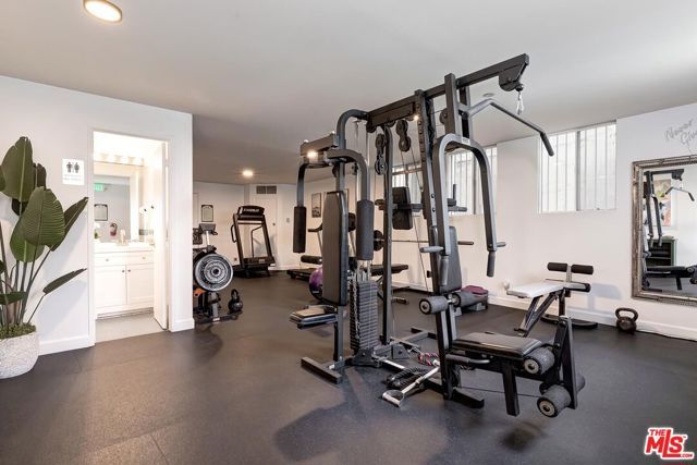 964 Hancock Avenue 302, West Hollywood, CA 90069