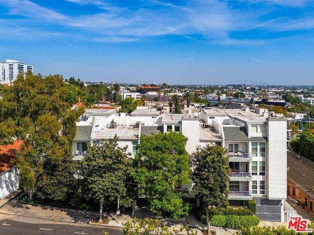 964 Hancock Avenue 302, West Hollywood, CA 90069