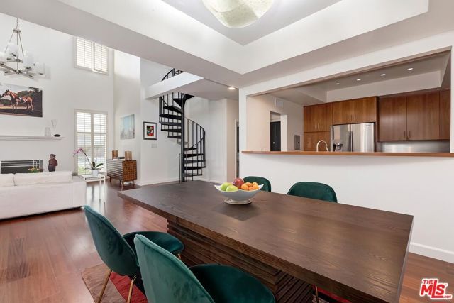 964 Hancock Avenue 302, West Hollywood, CA 90069