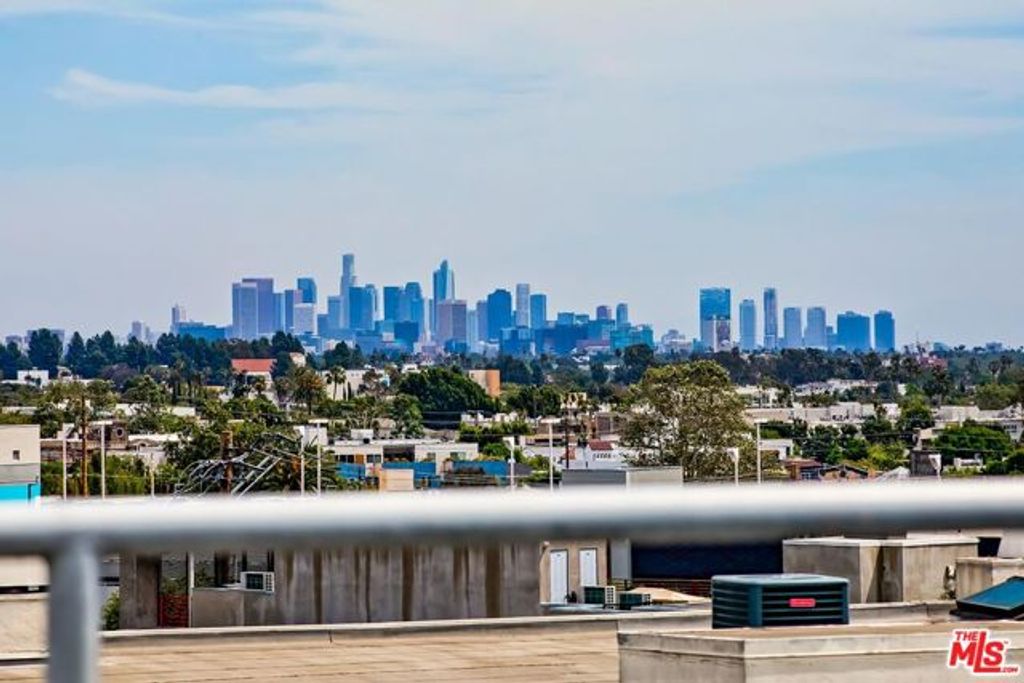 964 Hancock Avenue 302, West Hollywood, CA 90069