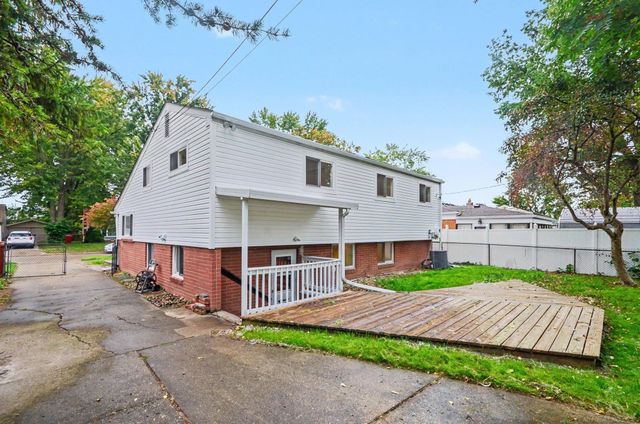 21436 Sunnyview Street, Clinton Township, MI 48035