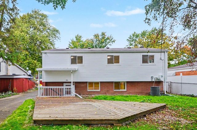 21436 Sunnyview Street, Clinton Township, MI 48035