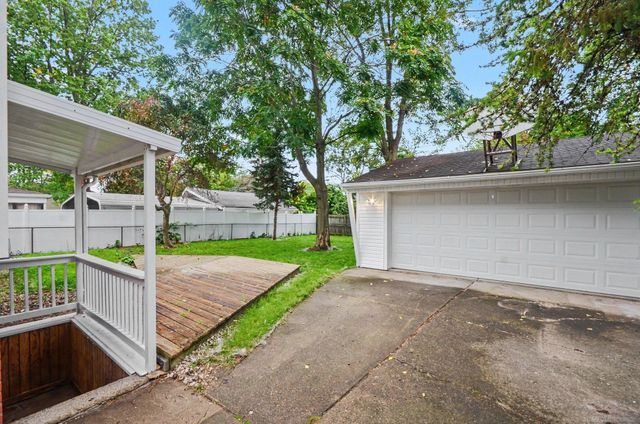 21436 Sunnyview Street, Clinton Township, MI 48035