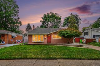 21436 Sunnyview Street, Clinton Township, MI 48035