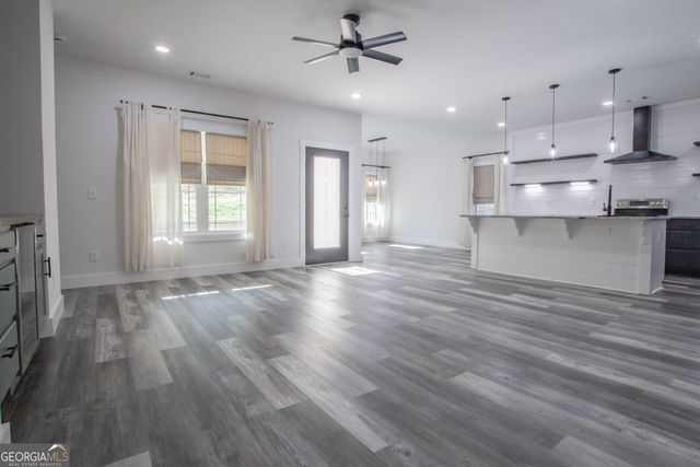 30 West Greenwood Drive, Carrollton, GA 30117