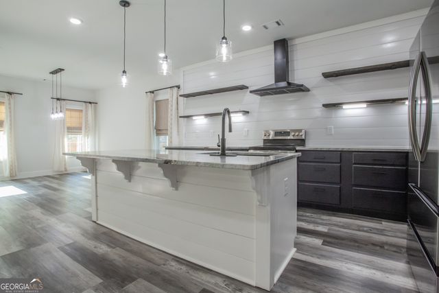 30 West Greenwood Drive, Carrollton, GA 30117