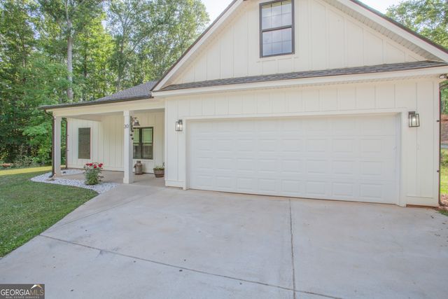 30 West Greenwood Drive, Carrollton, GA 30117