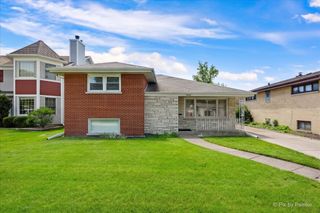 630 S Grant Avenue, Villa Park, IL 60181