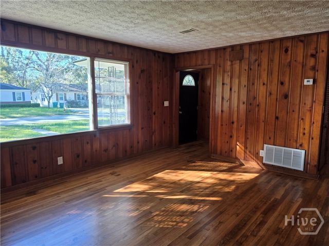 8 Ronnie Avenue, Garden City, GA 31408