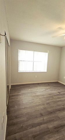 10086 NW 6th Street 101, Pembroke Pines, FL 33024