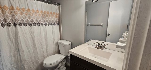 10086 NW 6th Street 101, Pembroke Pines, FL 33024