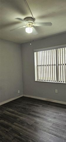 10086 NW 6th Street 101, Pembroke Pines, FL 33024