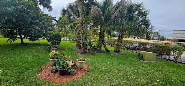 10086 NW 6th Street 101, Pembroke Pines, FL 33024