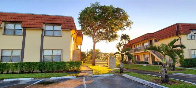 10086 NW 6th Street 101, Pembroke Pines, FL 33024