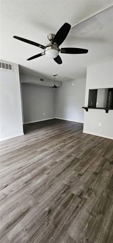 10086 NW 6th Street 101, Pembroke Pines, FL 33024