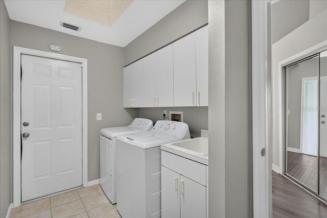 854 CHRISTINA CIRCLE, Oldsmar, FL 34677
