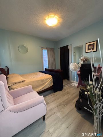 42 Bliss Street, Hartford, CT 06114