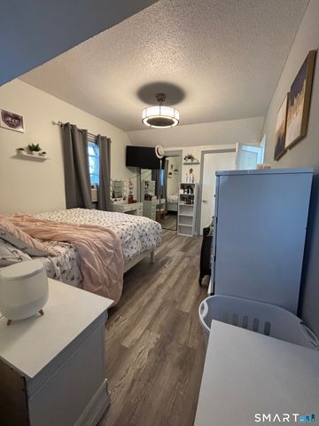 42 Bliss Street, Hartford, CT 06114