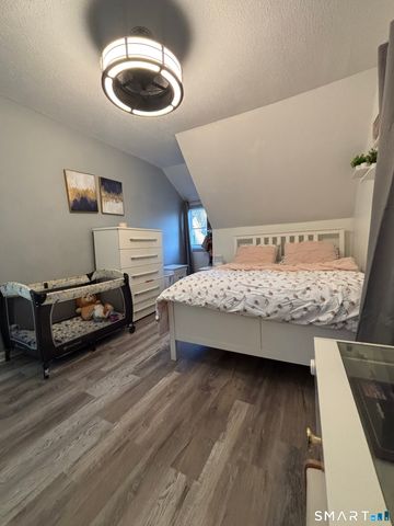 42 Bliss Street, Hartford, CT 06114