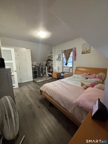 42 Bliss Street, Hartford, CT 06114