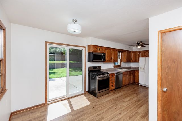3205 Fairlane Drive, Des Moines, IA 50315