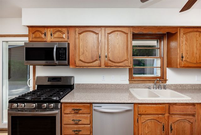 3205 Fairlane Drive, Des Moines, IA 50315