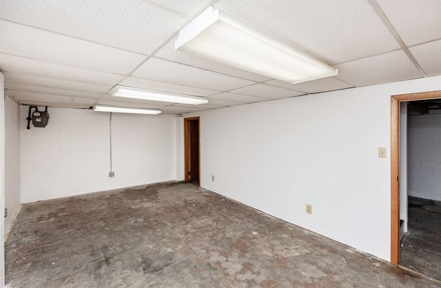 3205 Fairlane Drive, Des Moines, IA 50315