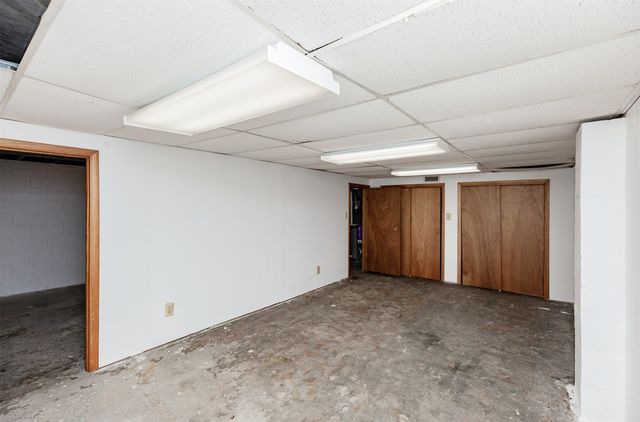 3205 Fairlane Drive, Des Moines, IA 50315